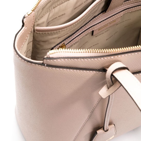 Authentic Michael Kors “Maddie” bag in soft pink - Picture 3 of 6